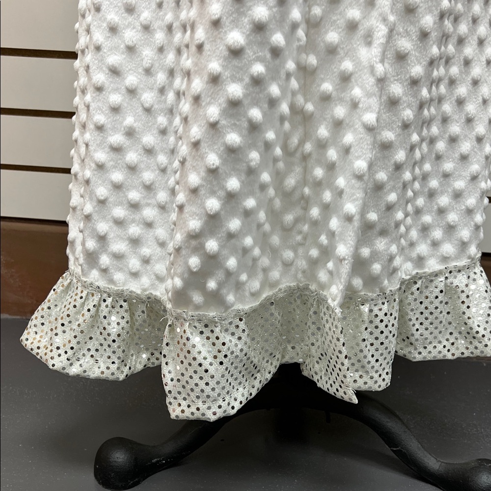 White Textured Robe with Belt - Picture 4 of 8